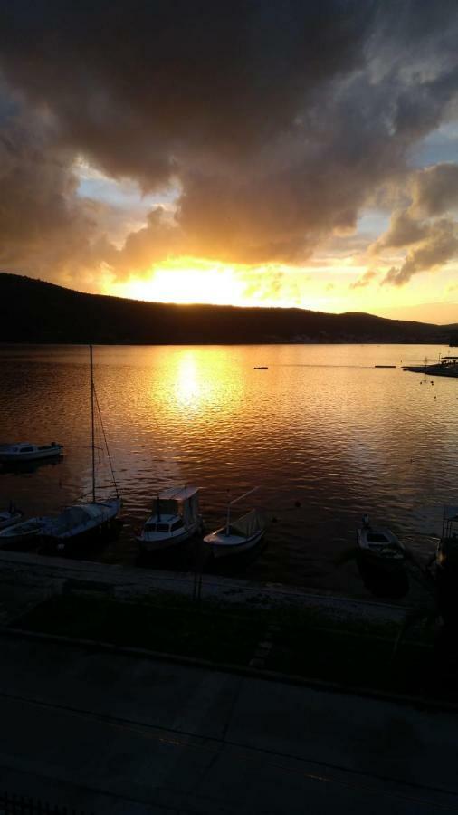 Sea View Apartment Sunrise Poljica & Blue Lagoon Rent A Boat Luaran gambar